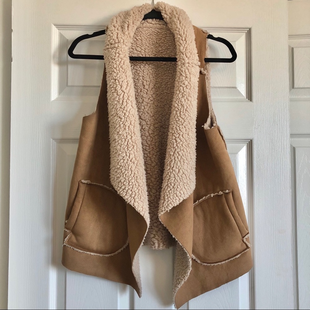 FUR VEST